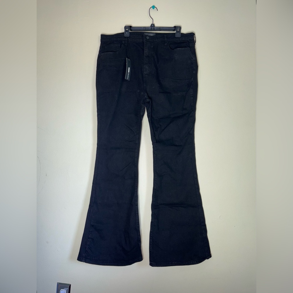 Fashion Nova Plus Size Harper Sculpting Stretch Flare Jeans - Black